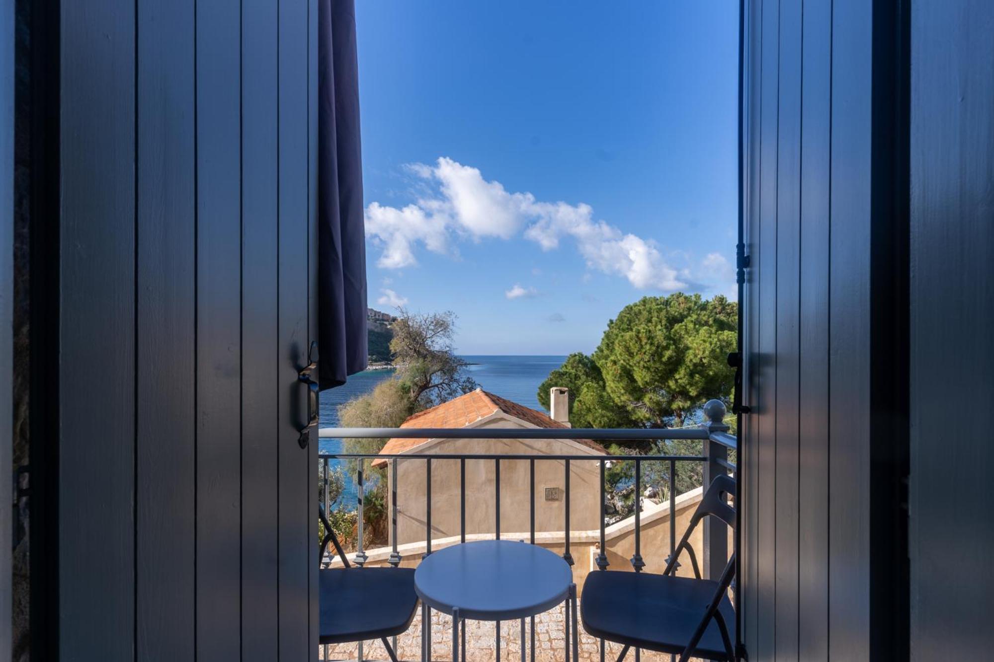 Vina'S Stone House Villa Limeni Exterior photo