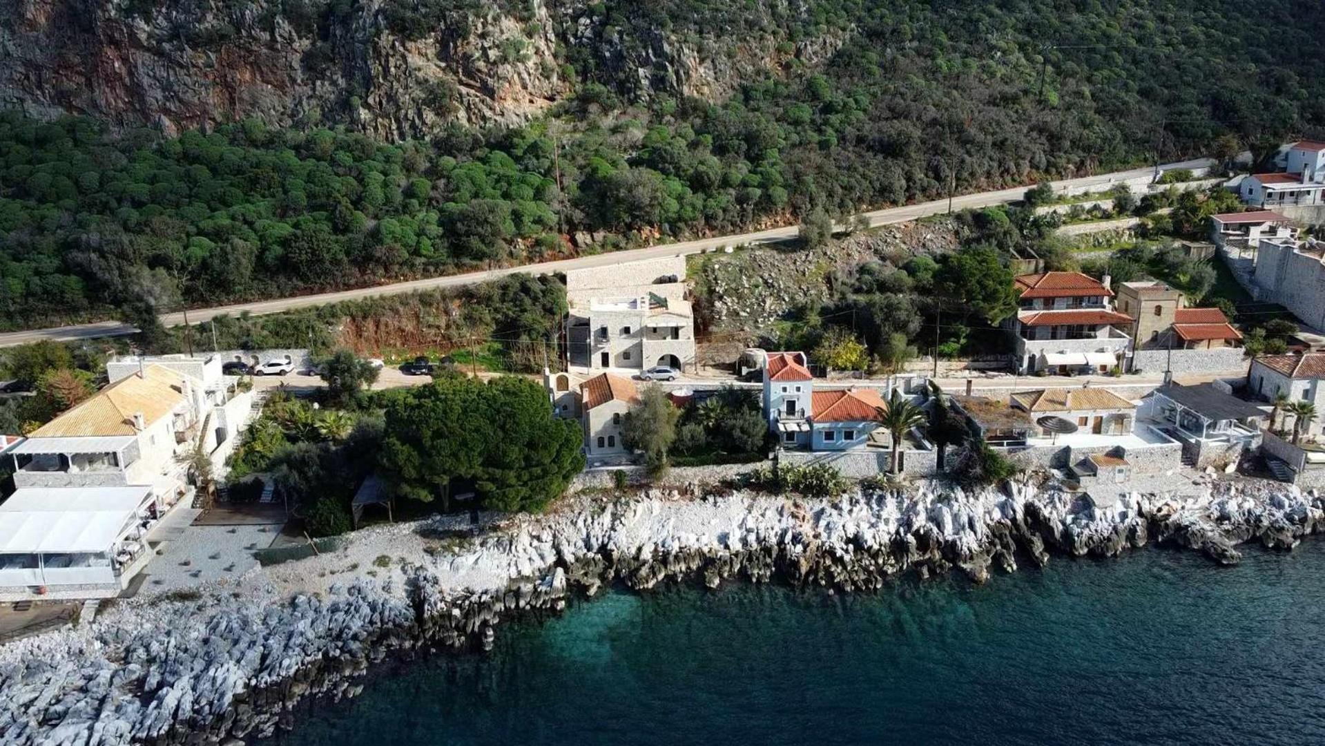 Vina'S Stone House Villa Limeni Exterior photo